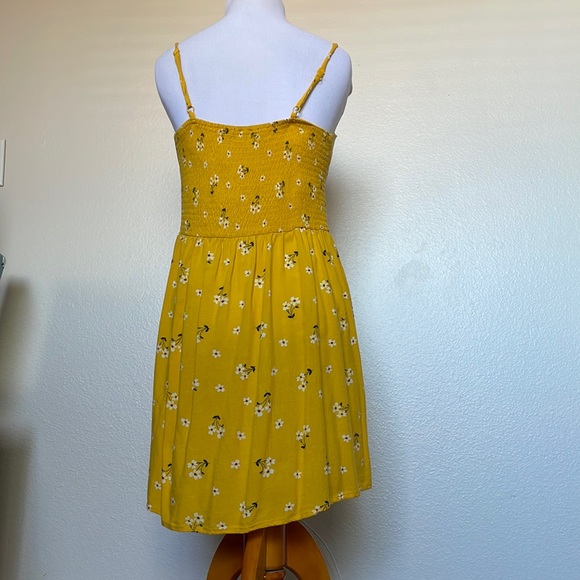 Large Yellow floral dress - Picture 5 of 10